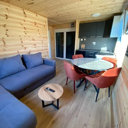 펜션 Tiny House Neny Fruska Gora *